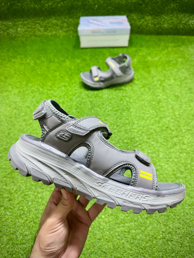 Skechers (D Lux Trekker) (Grey/N Gr) (005)