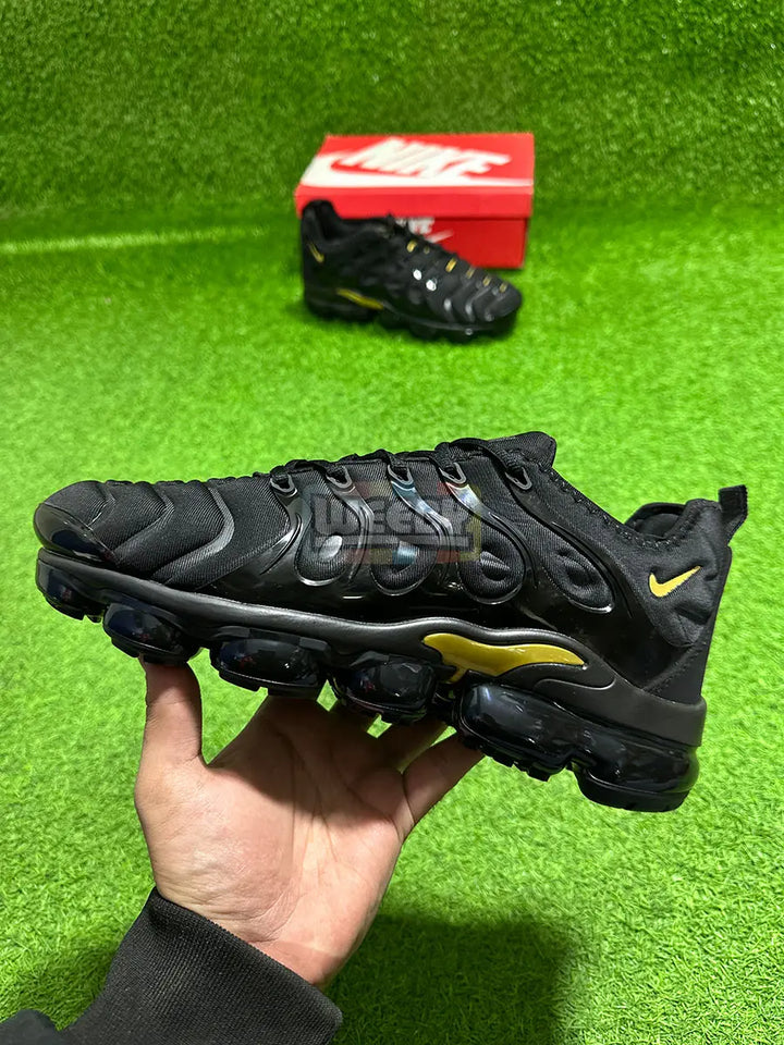 Vapormax Plus (Blk/Gold) (Premium Quality) buy online Pakistan - Weeby Shoes